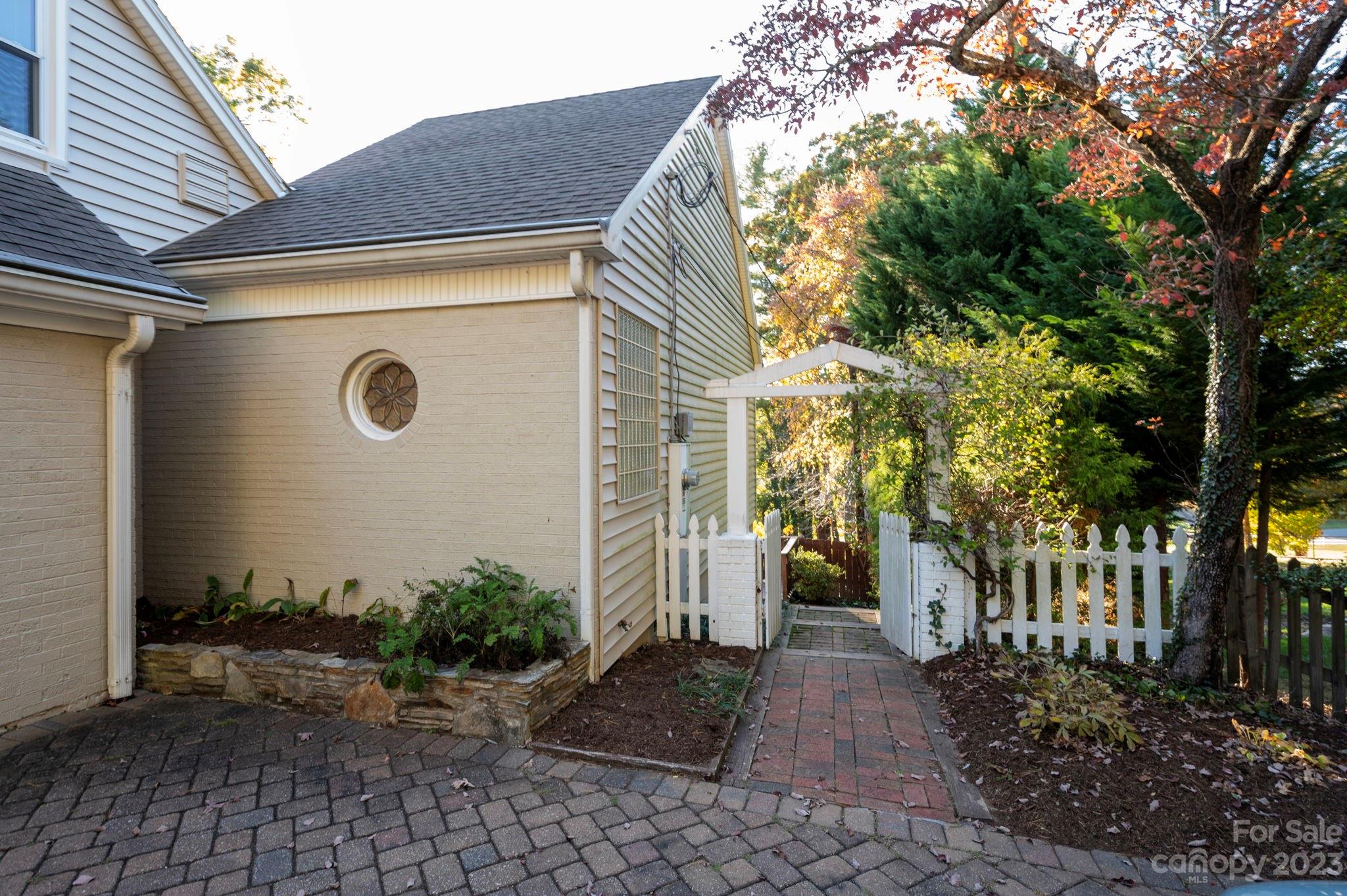 75 Wembley Road Asheville, NC 28804 - Photo 42 of 43 Gallery Image 42