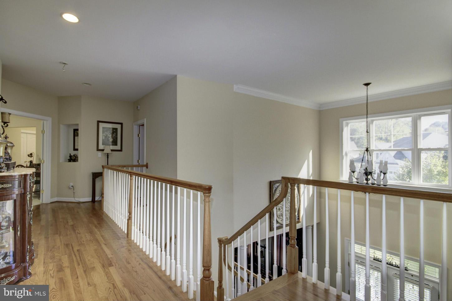 331 Reserve Gate Terrace Silver Spring, MD 20905 - Photo 11 of 27 2nd Floor Landing