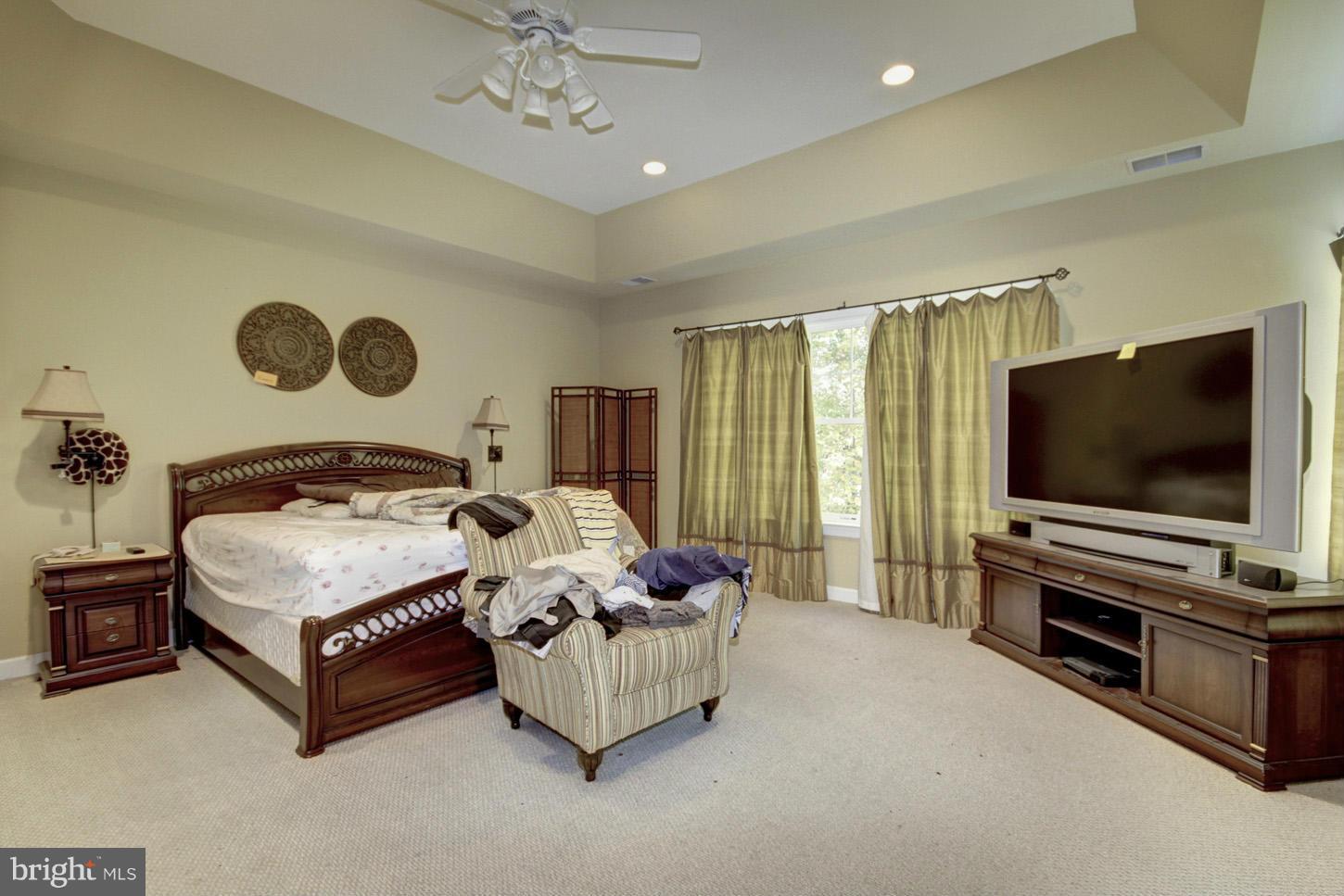 331 Reserve Gate Terrace Silver Spring, MD 20905 - Photo 13 of 27 Bedroom (Master)