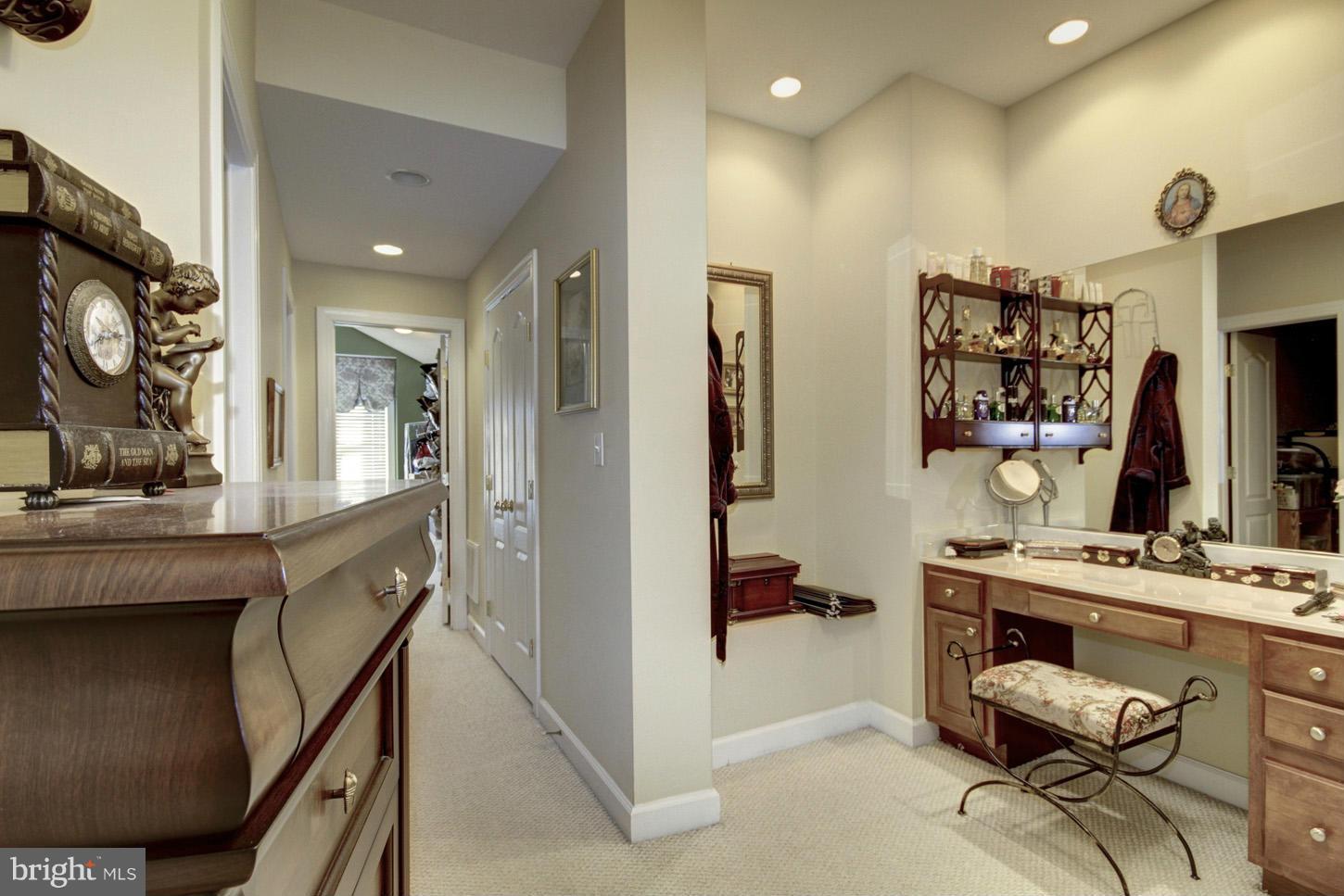331 Reserve Gate Terrace Silver Spring, MD 20905 - Photo 15 of 27 Interior (General)