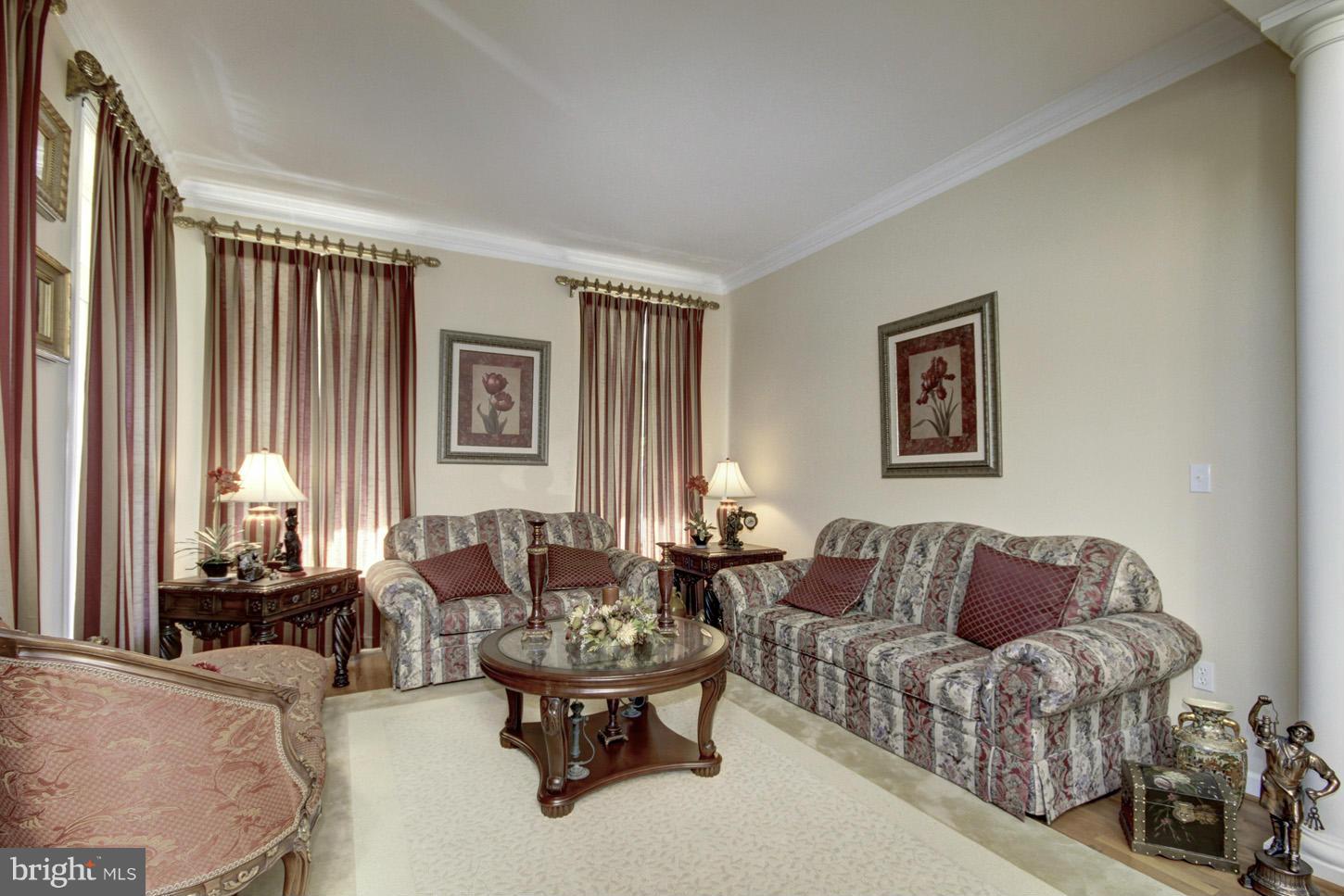 331 Reserve Gate Terrace Silver Spring, MD 20905 - Photo 3 of 27 Family Room