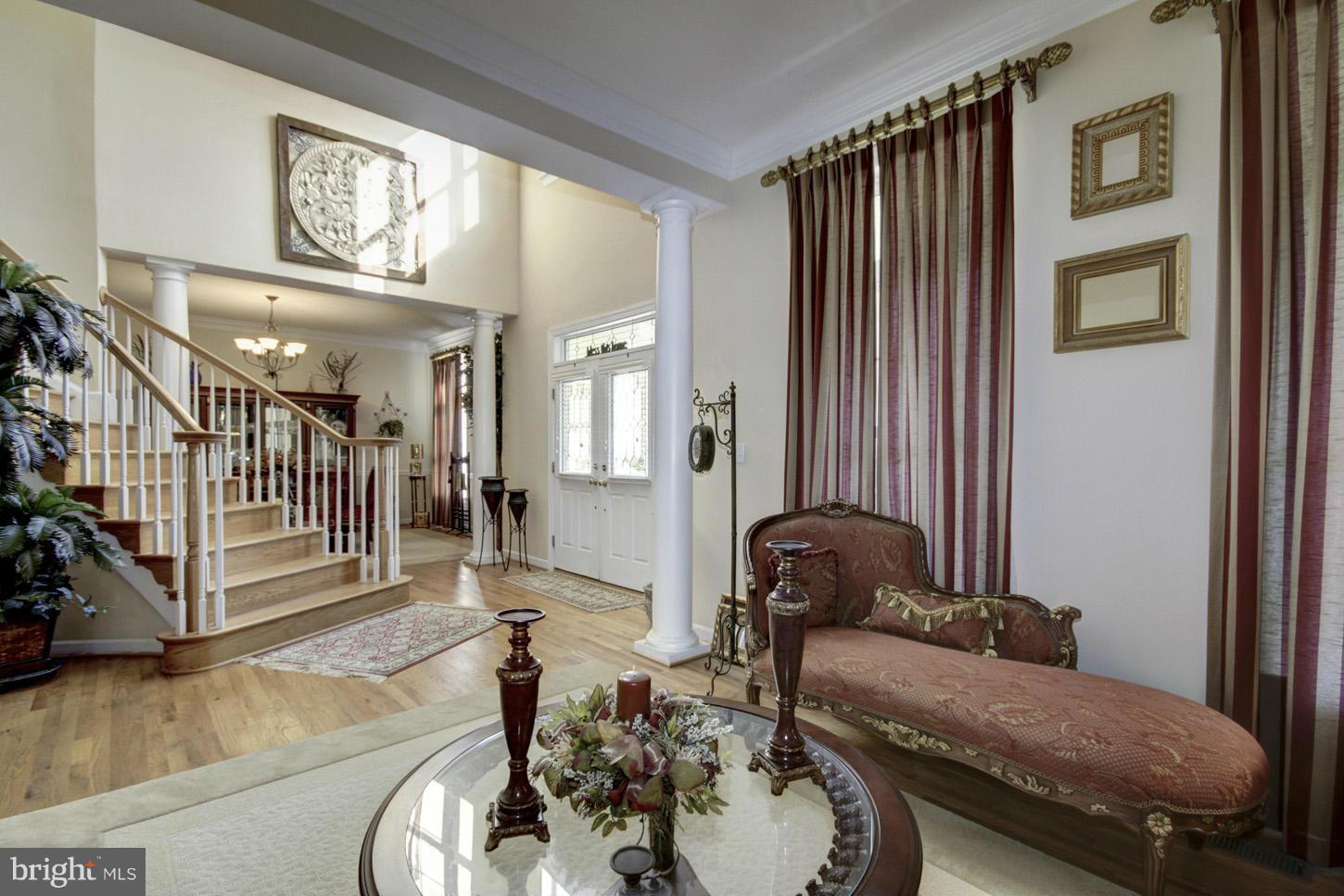 331 Reserve Gate Terrace Silver Spring, MD 20905 - Photo 4 of 27 Foyer 2