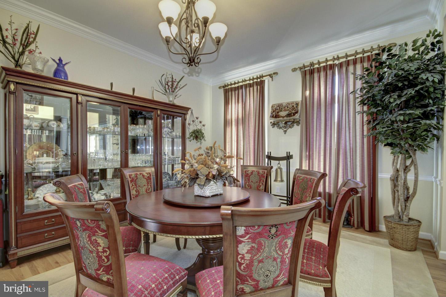 331 Reserve Gate Terrace Silver Spring, MD 20905 - Photo 5 of 27 Dining Room