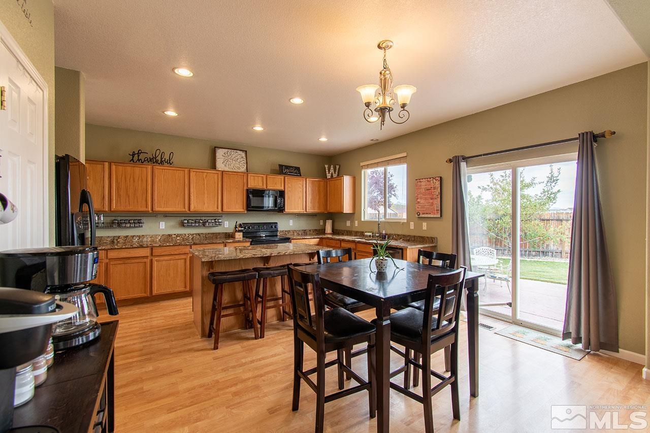 9735 Magellan Court Reno, NV 89506 - Photo 9 of 28 Photo 9