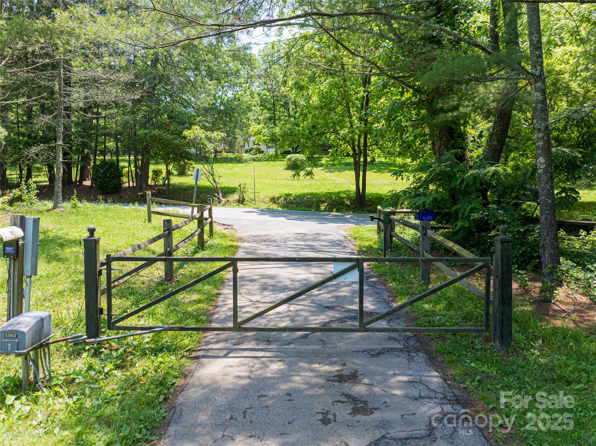 173 Avery Creek Road Arden, NC 28704 - Photo 35 of 35 a garden view with a seating space