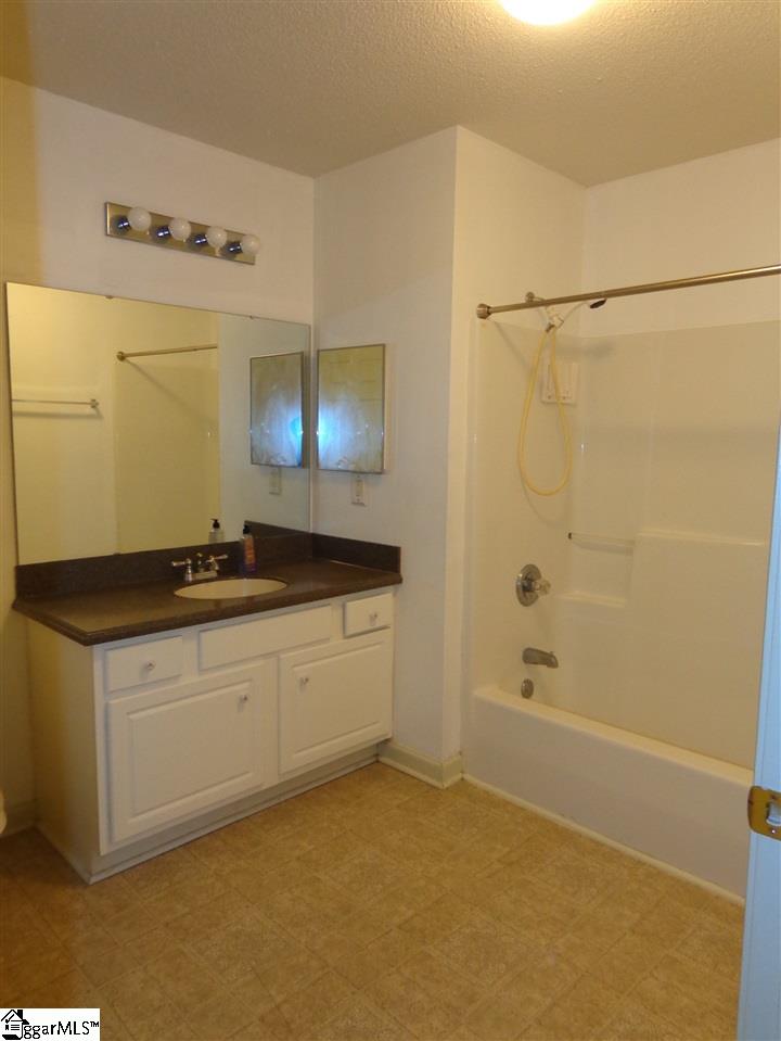1002 Pelham Square Way Greer, SC 29650 - Photo 10 of 18 Gallery Image 10