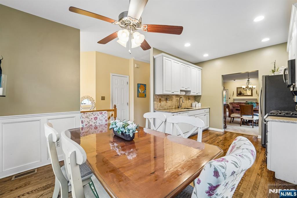 301 Cambridge Drive Butler, NJ 07405 - Photo 6 of 26