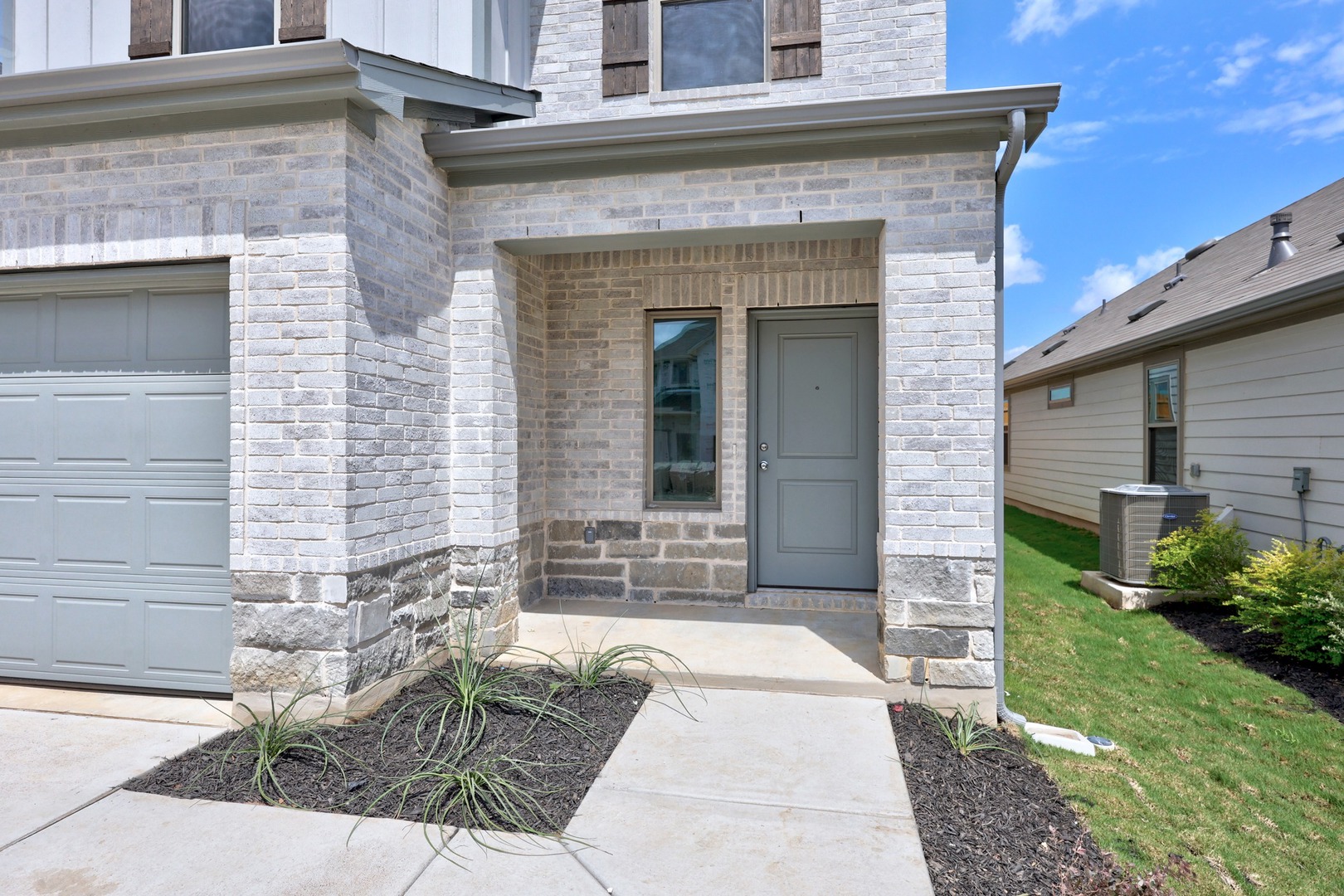 206 Hornet Street Elgin, TX 78621 - Photo 2 of 39