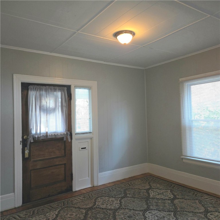 308 Field Street Rochester, NY 14620 - Photo 20 of 29 2nd Apartment Living Room.