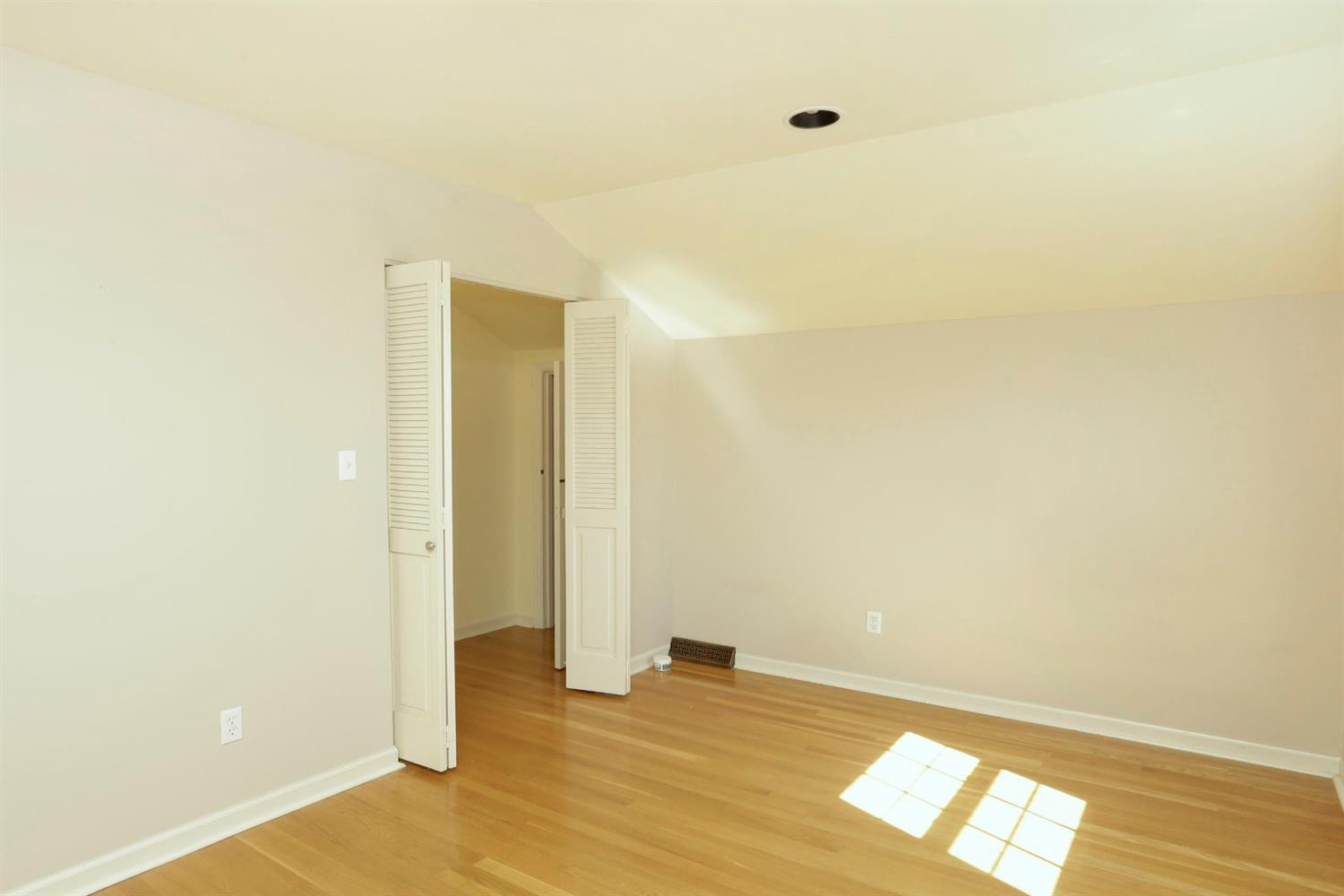 3212 Tates Creek Road Lexington, KY 40502 - Photo 13 of 25 Photo 13