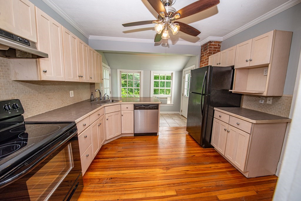 39 Circle Road Longmeadow, MA 01106 - Photo 14 of 35