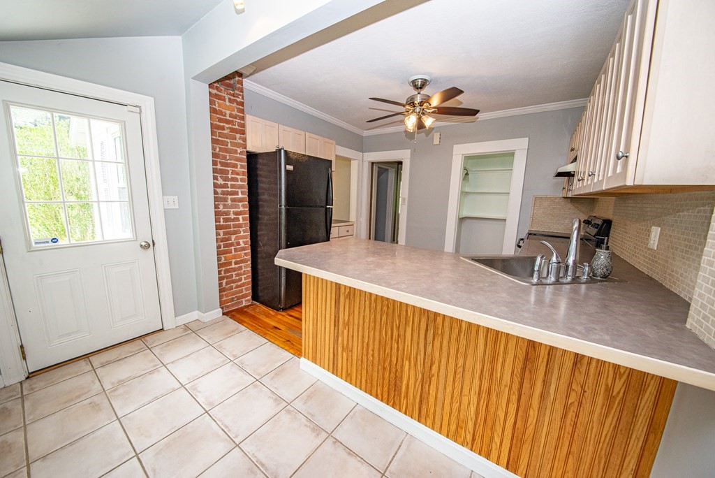 39 Circle Road Longmeadow, MA 01106 - Photo 15 of 35