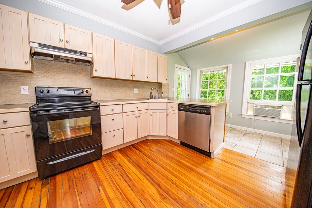 39 Circle Road Longmeadow, MA 01106 - Photo 16 of 35