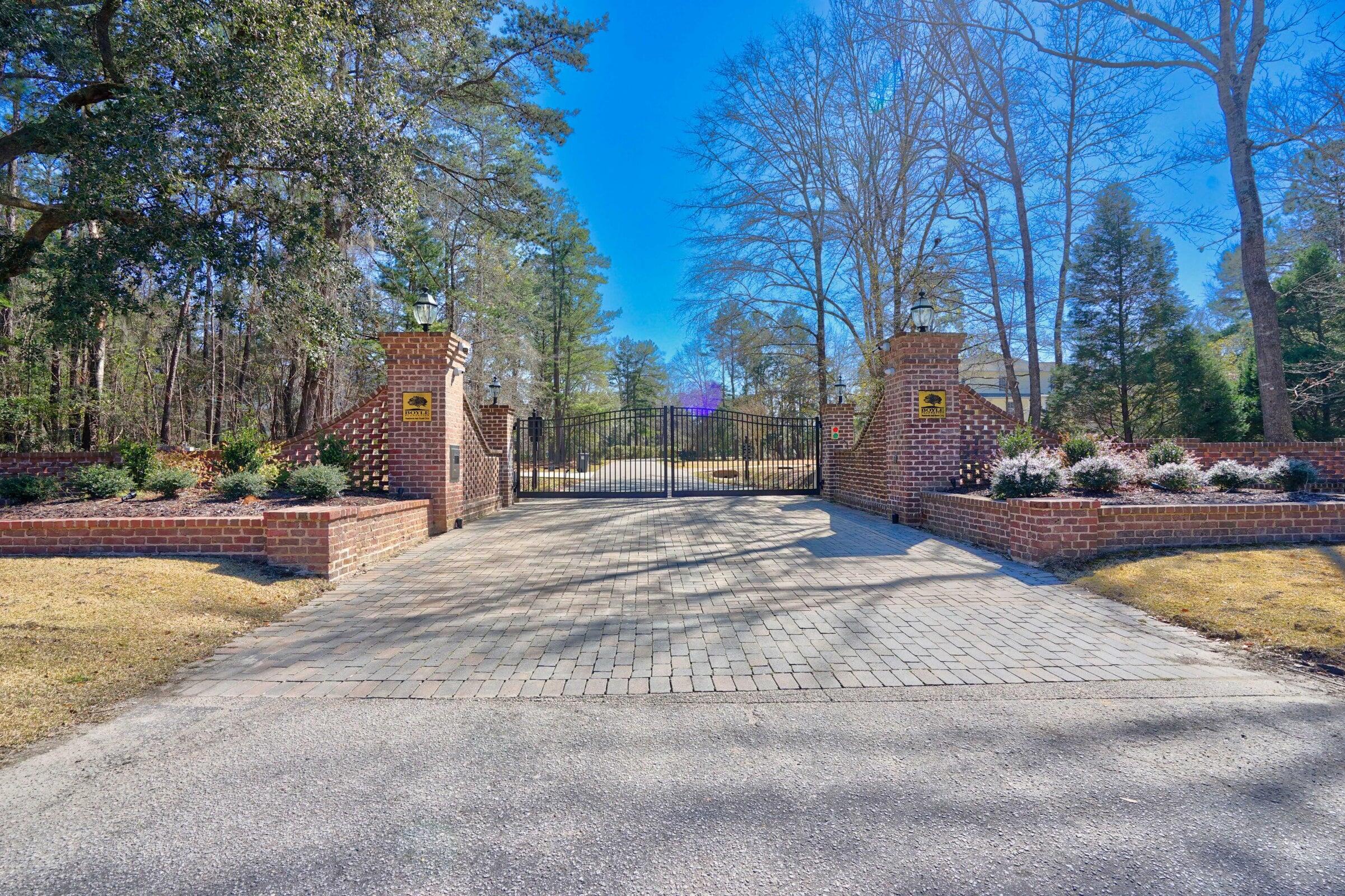 107 Boyle Way Summerville, SC 29485 - Photo 8 of 21 20241211231205597587000000-o