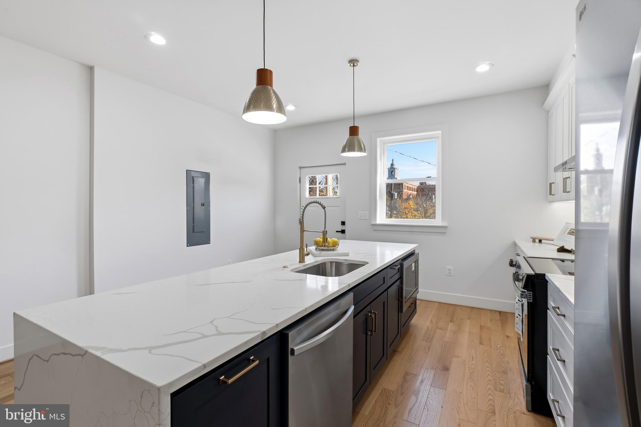 3921 Roland Avenue Baltimore, MD 21211 - Photo 11 of 36