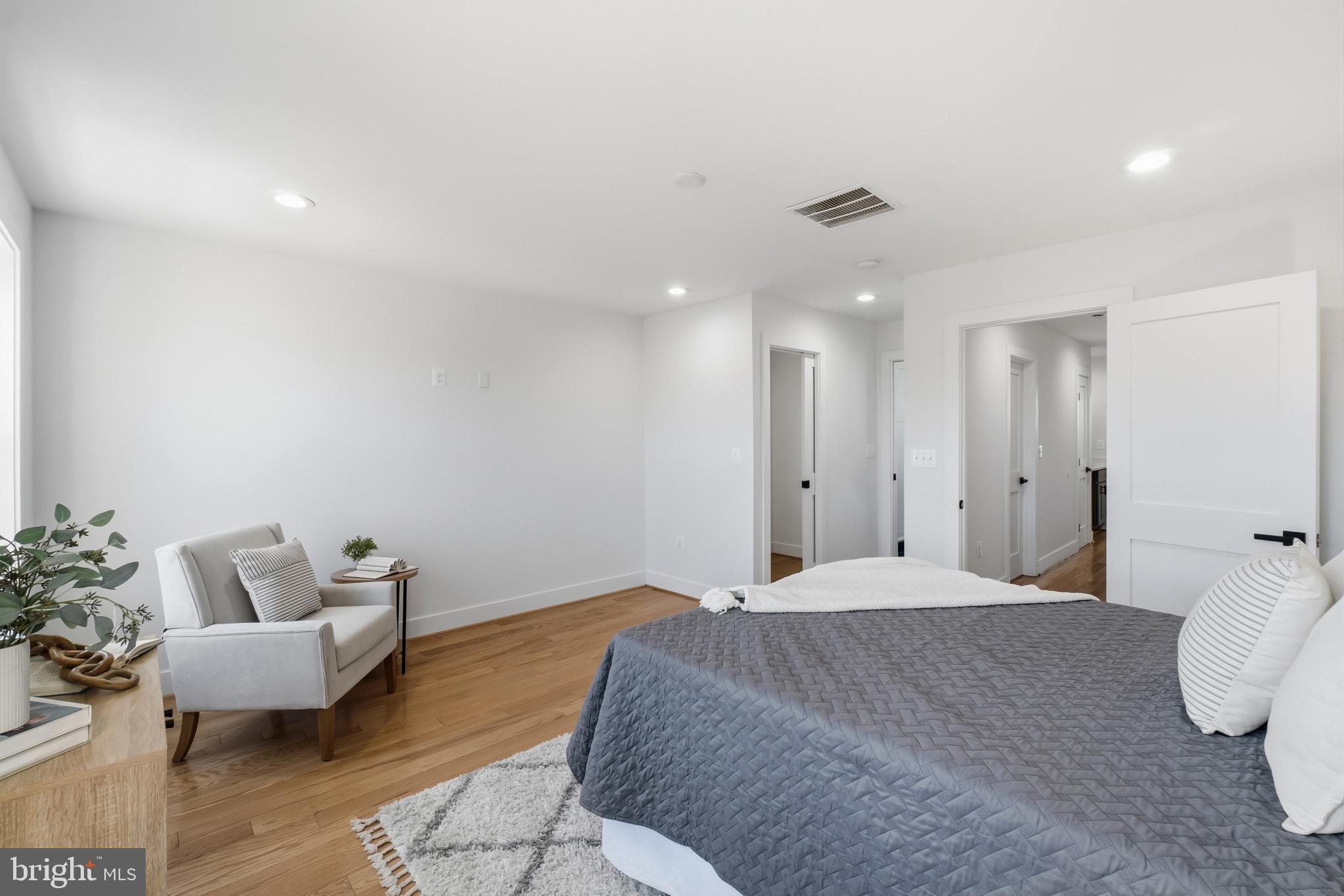 3921 Roland Avenue Baltimore, MD 21211 - Photo 13 of 34