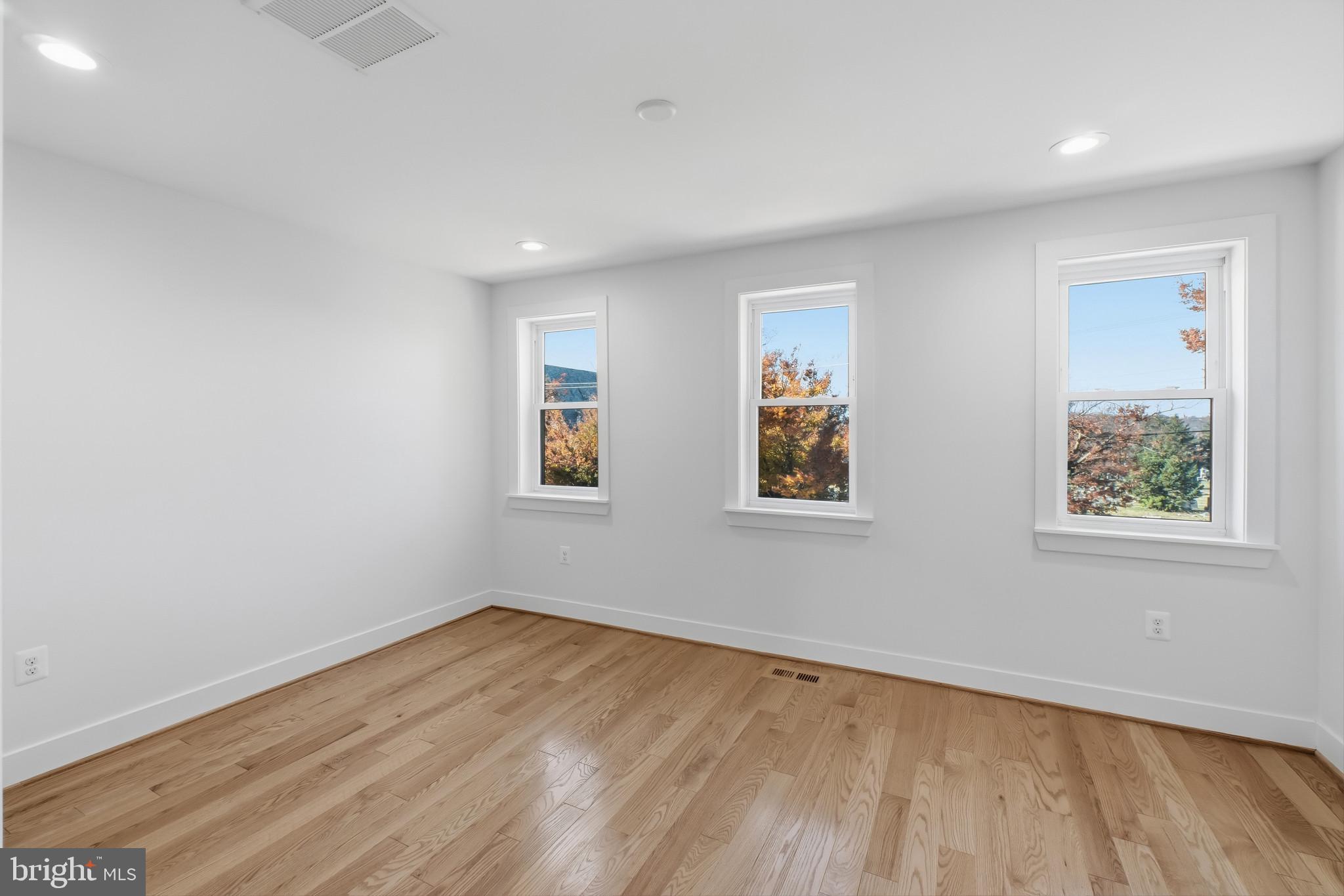 3921 Roland Avenue Baltimore, MD 21211 - Photo 16 of 34