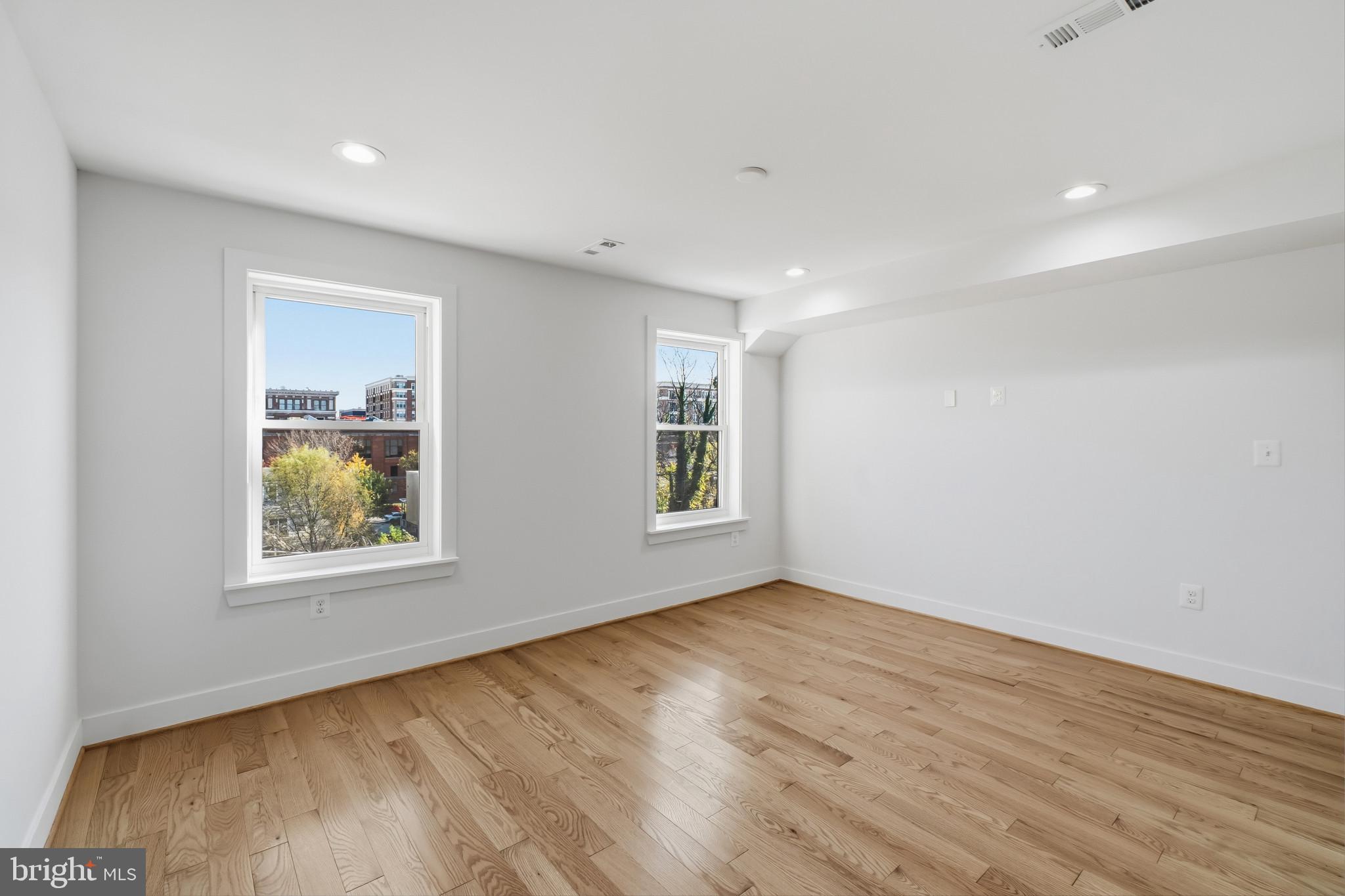 3921 Roland Avenue Baltimore, MD 21211 - Photo 17 of 34