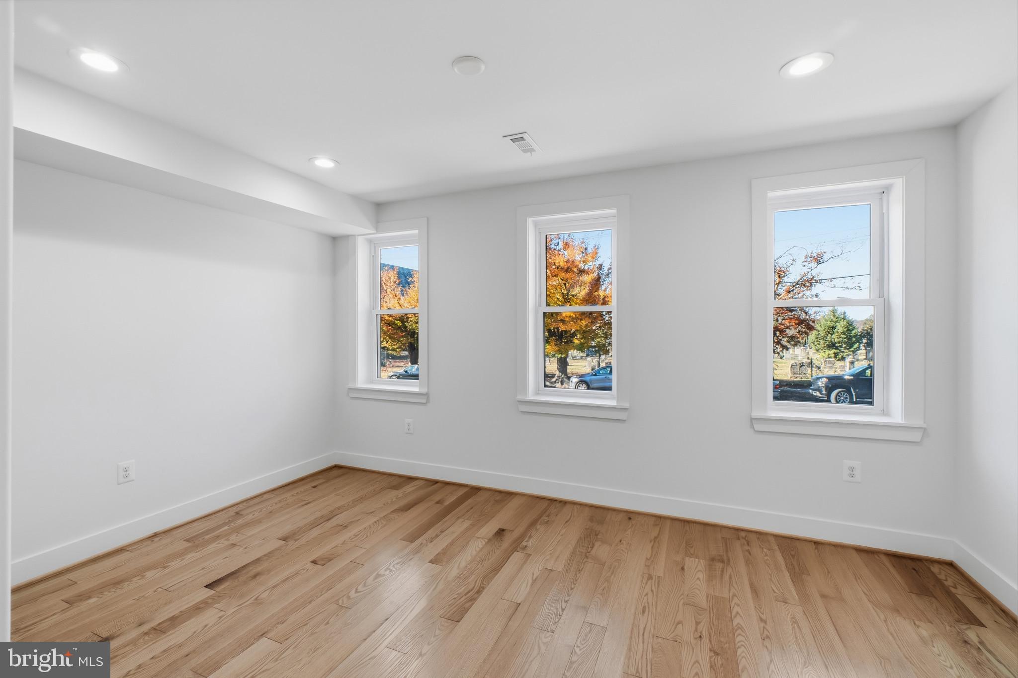 3921 Roland Avenue Baltimore, MD 21211 - Photo 23 of 36