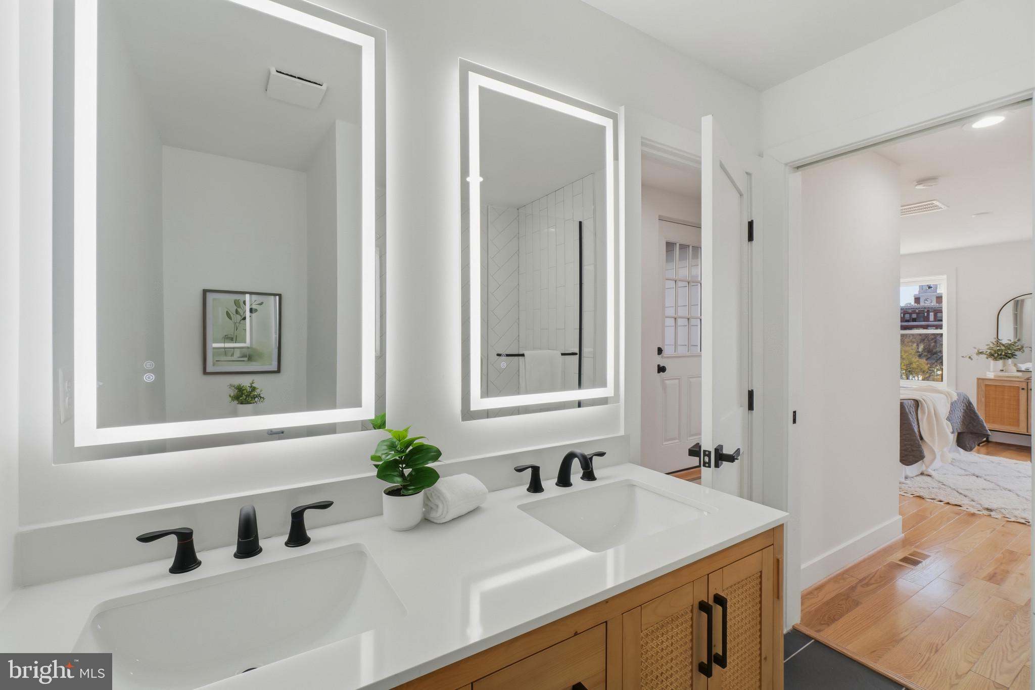 3921 Roland Avenue Baltimore, MD 21211 - Photo 9 of 36