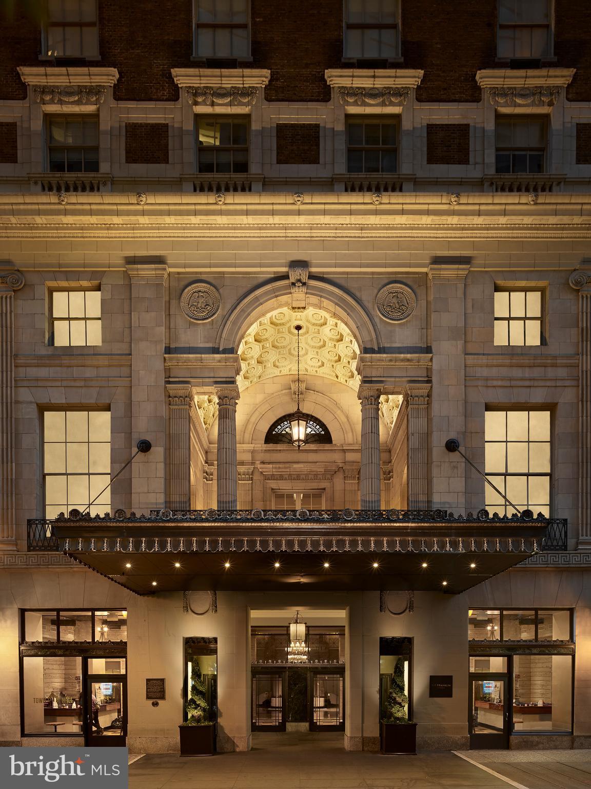 875 Sansom Street, Unit 1013 Philadelphia, PA 19107 - Photo 27 of 34 a bathroom with a granite countertop sink and a mirror