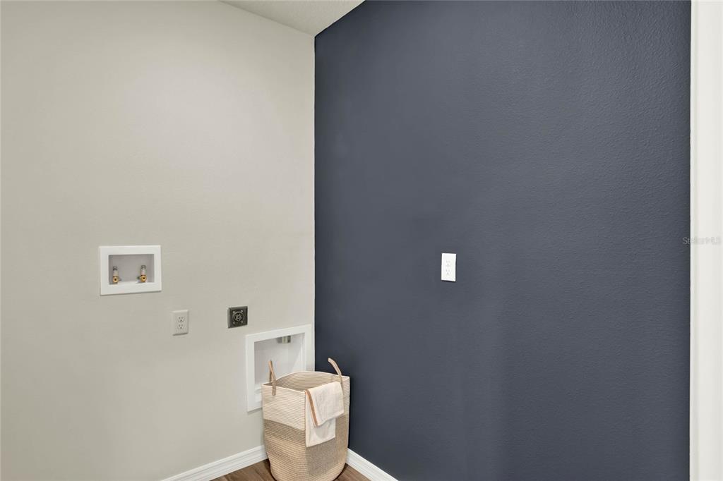 5259 Nickerbean Street Apopka, FL 32712 - Photo 29 of 33 a bathroom with a toilet