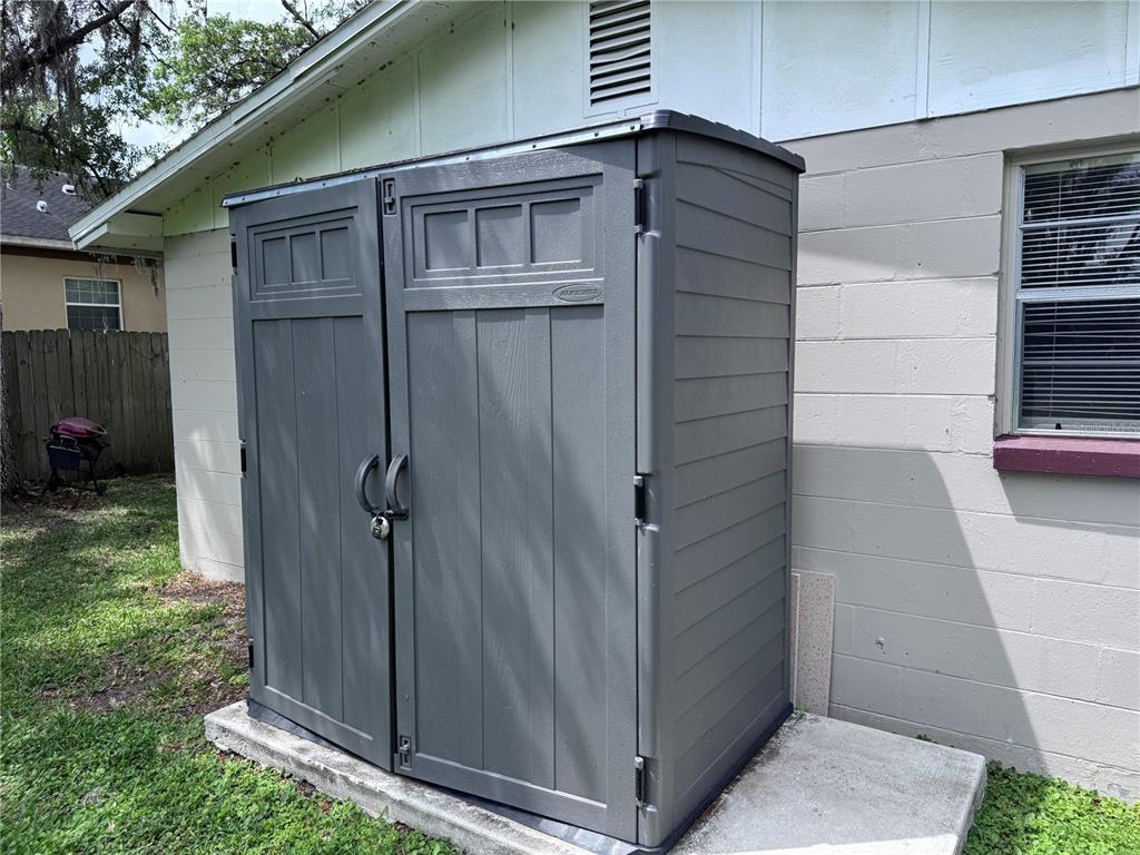 514 Winham Street Tampa, FL 33619 - Photo 14 of 15 a view of front door and yard