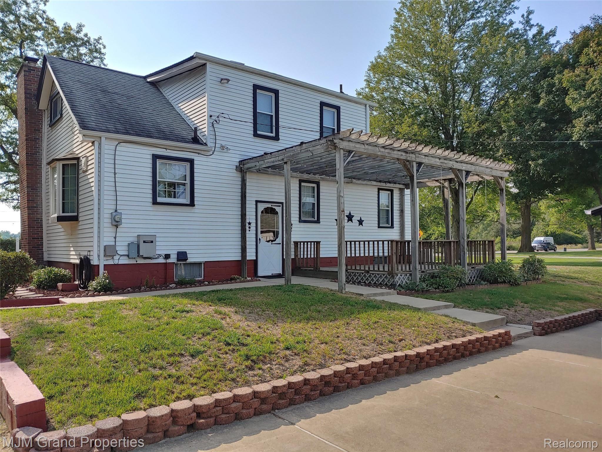 23221 Waltz Road New Boston, MI 48164 - Photo 34 of 37 Rear.jpg