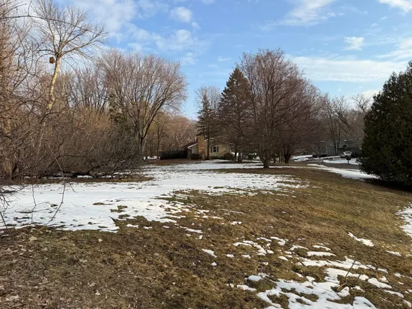 $315,000 | 5600 Shorewood Lane, Excelsior, MN 55331