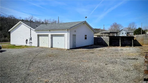 $359,000 | 14746 Metro Avenue, Bonner Springs, KS 66012