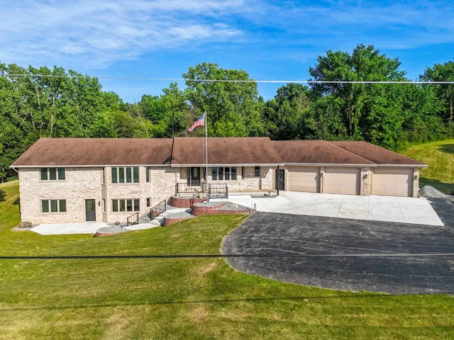 $774,900 | 75 Washington Street, Wrightstown, WI 54180