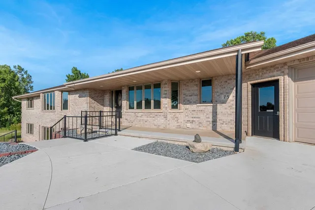 $774,900 | 75 Washington Street, Wrightstown, WI 54180