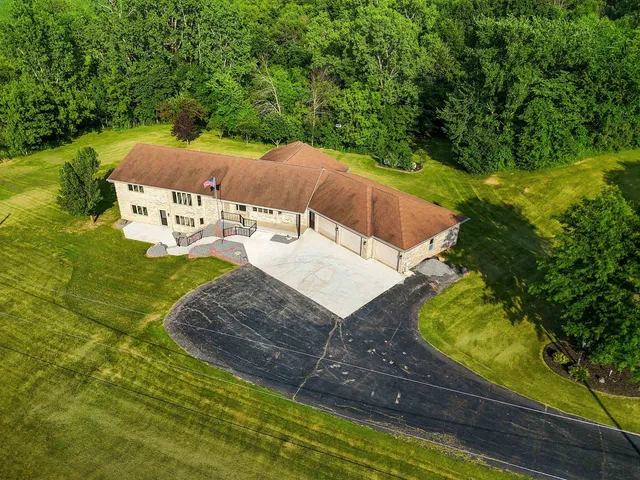 $774,900 | 75 Washington Street, Wrightstown, WI 54180