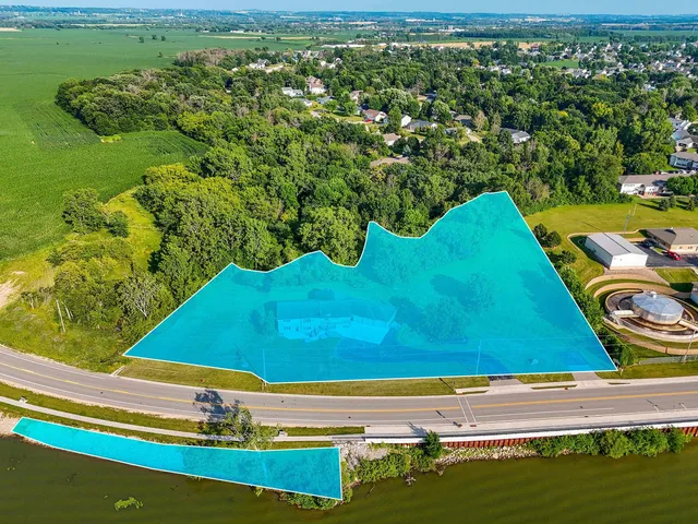 $774,900 | 75 Washington Street, Wrightstown, WI 54180