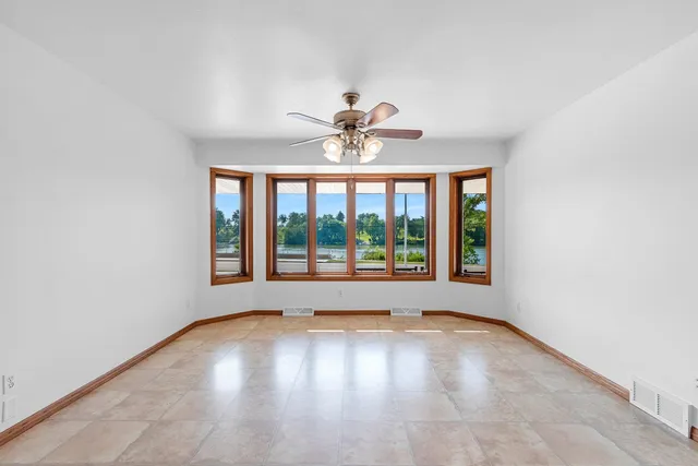 $774,900 | 75 Washington Street, Wrightstown, WI 54180