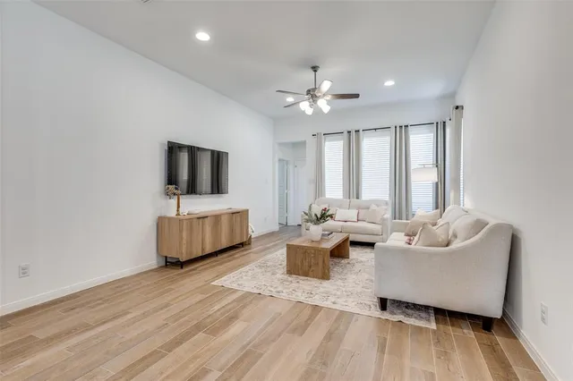 $335,000 | 216 Palo Duro Bend, Rhome, TX 76078