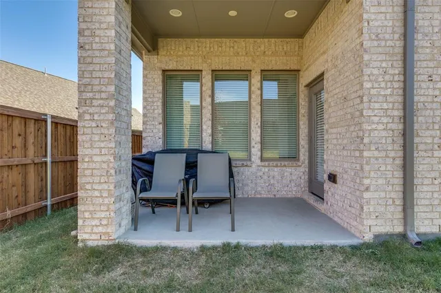 $335,000 | 216 Palo Duro Bend, Rhome, TX 76078