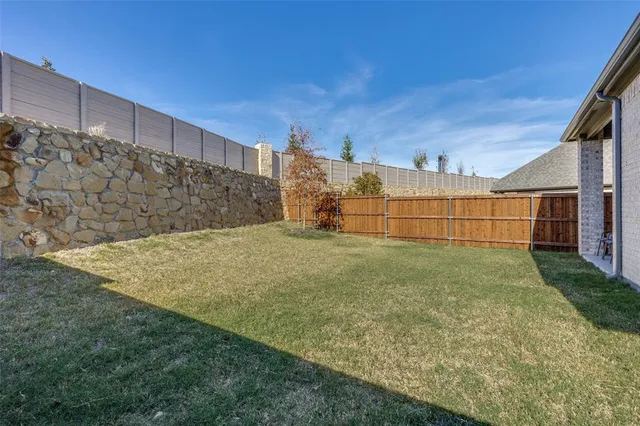 $335,000 | 216 Palo Duro Bend, Rhome, TX 76078