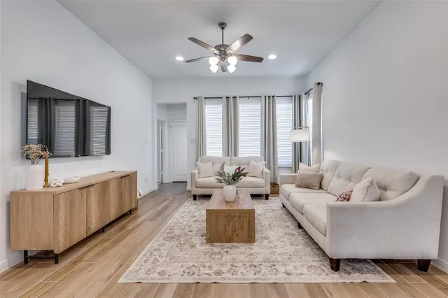 $335,000 | 216 Palo Duro Bend, Rhome, TX 76078