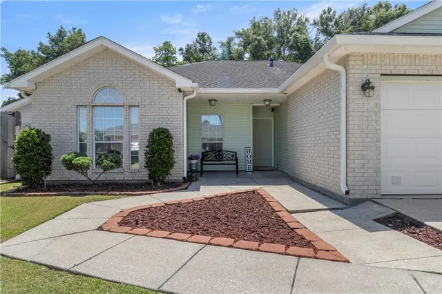$255,000 | 2505 Delta Pointe Drive, Marrero, LA 70072