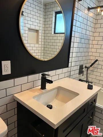 $5,495 | 2000 Pacific Avenue, Venice, CA 90291