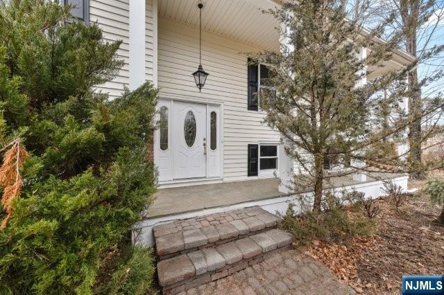 373 West Saddle River Road Upper Saddle River, NJ 07458 - Photo 3 of 31