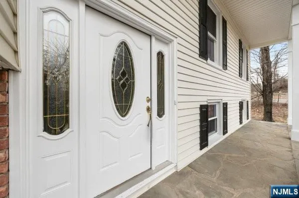 $1,050,000 | 373 West Saddle River Road, Upper Saddle River, NJ 07458