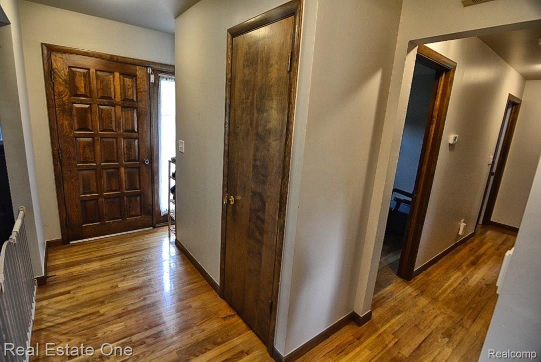 425 Orchard Ridge Road South Lyon, MI 48178 - Photo 4 of 21 thumb_DSC_0412_1024 - Copy.jpg