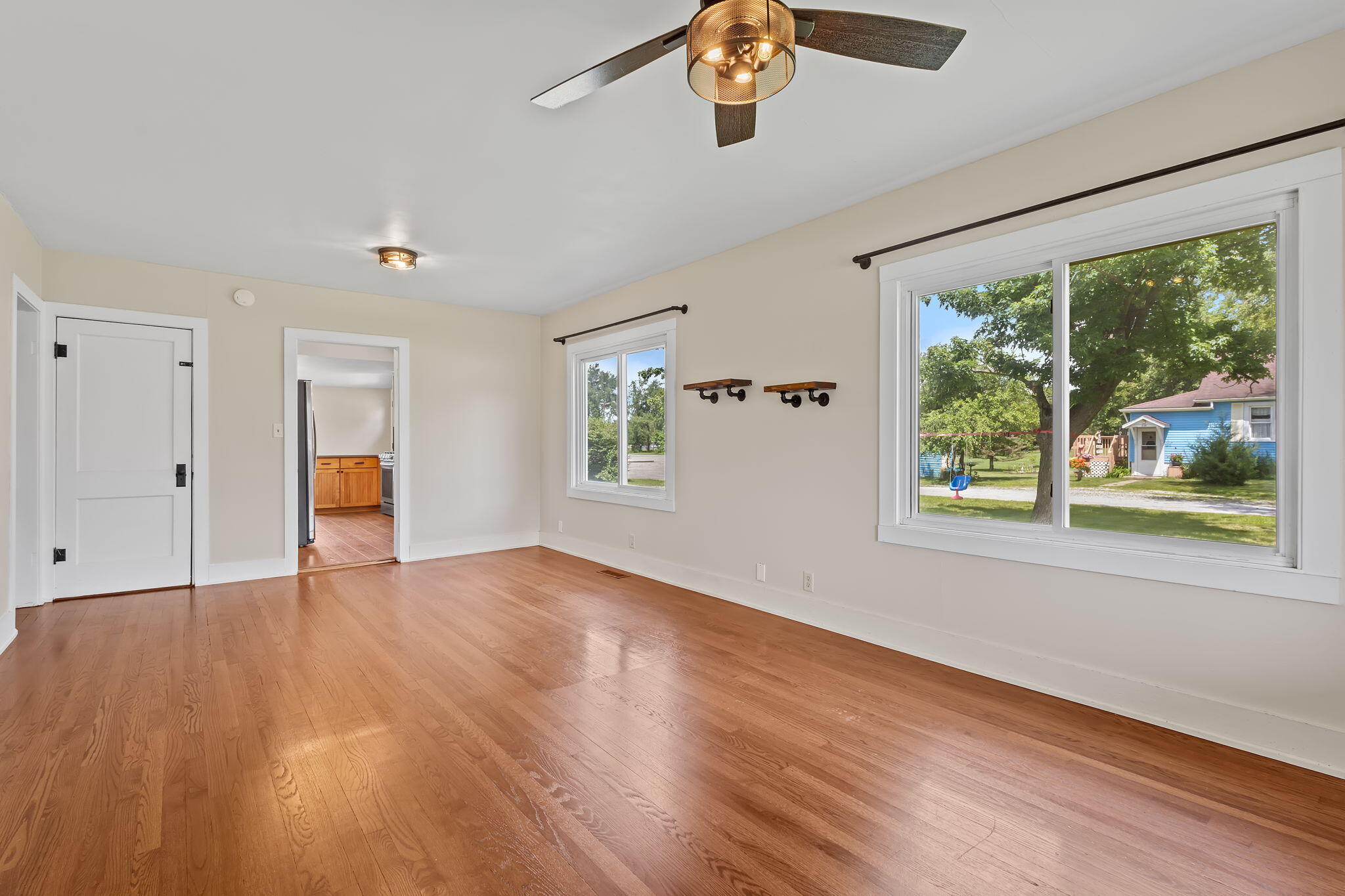 124 6th Street Southeast De Motte, IN 46310 - Photo 7 of 36 2048x1365