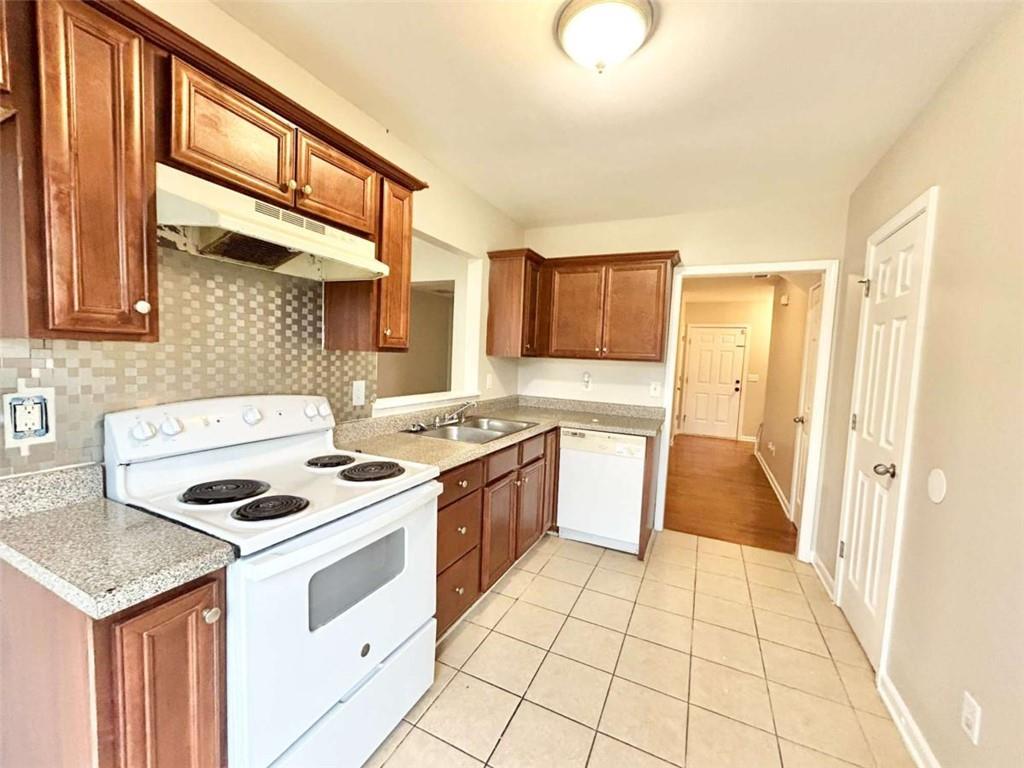 829 Store House Court, Unit A Monroe, GA 30655 - Photo 5 of 23