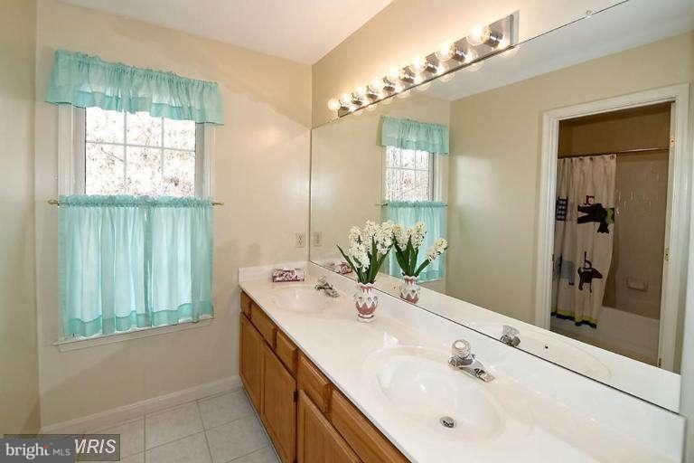 11804 Cape Court Laurel, MD 20708 - Photo 17 of 30 Bath (Master)