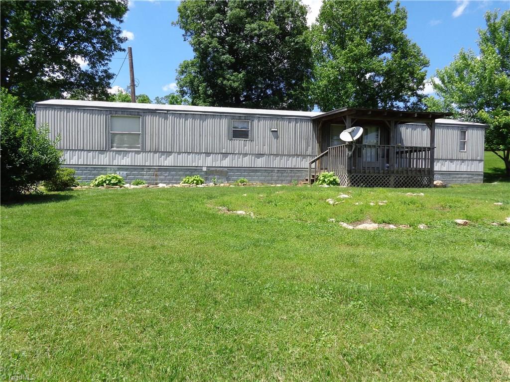 3377 Squirrel Spur Road Ararat, VA 24053 - Photo 2 of 9 Gallery Image 2