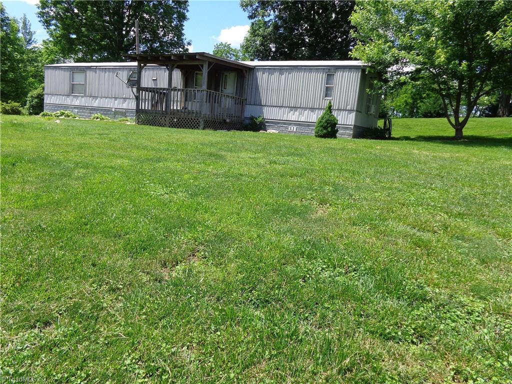 3377 Squirrel Spur Road Ararat, VA 24053 - Photo 3 of 9 Gallery Image 3