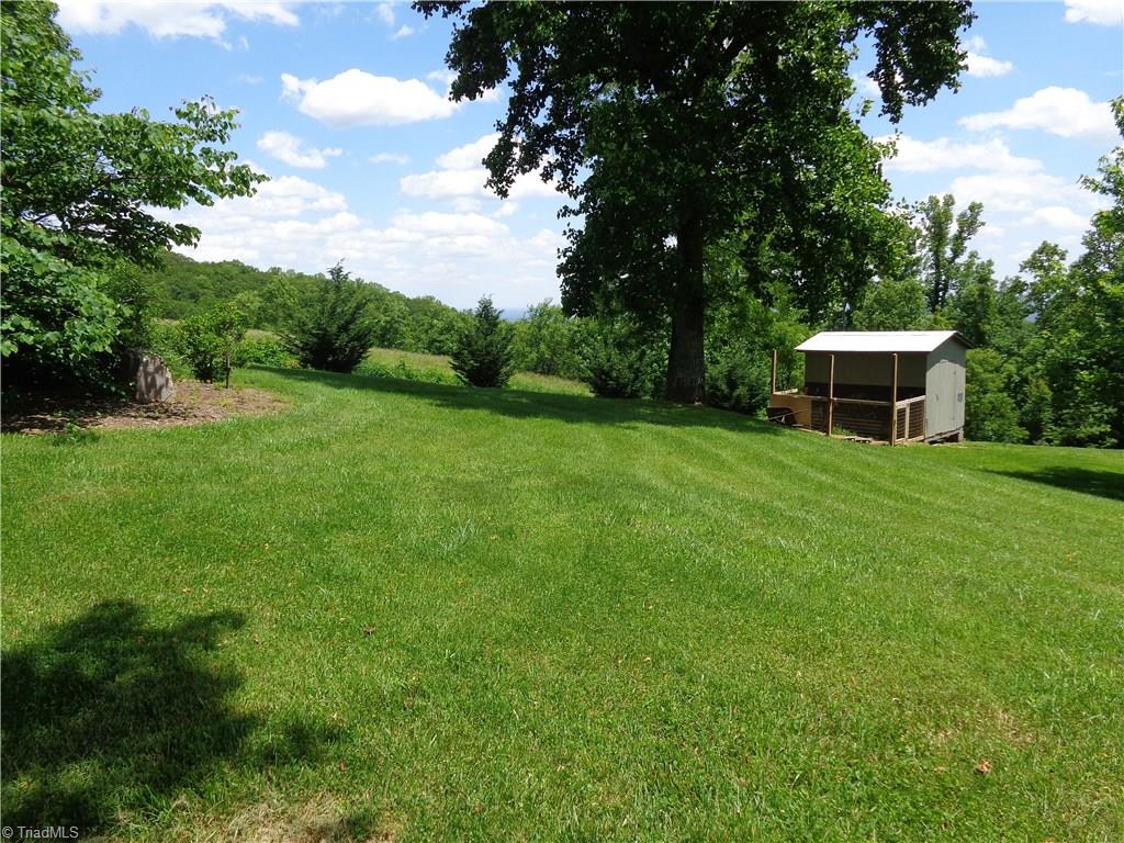 3377 Squirrel Spur Road Ararat, VA 24053 - Photo 6 of 9 Gallery Image 6